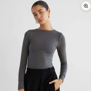 Re Ona NWT Signature Long Sleeve Top
